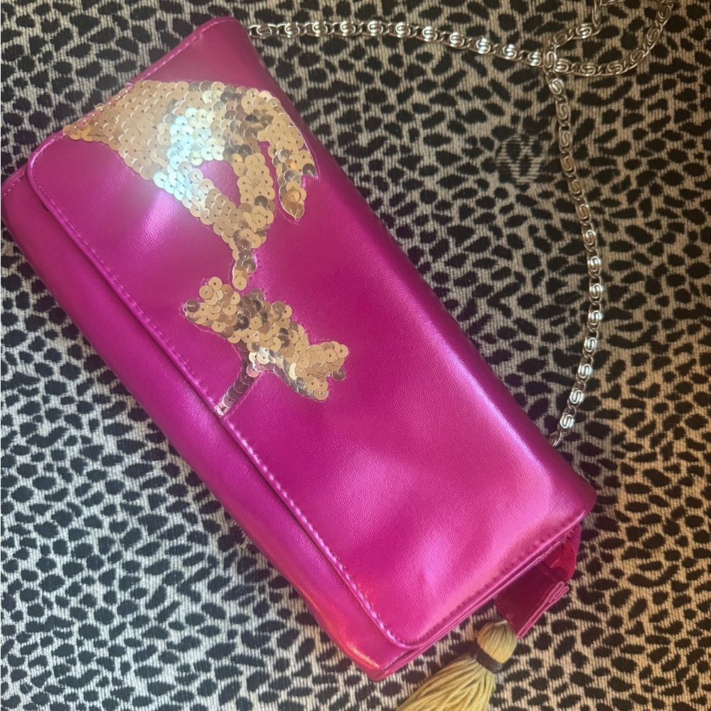 Vintage 90’s/y2k Pink and Gold Sequin Clutch/Crossbody Bag Hand holding Flower